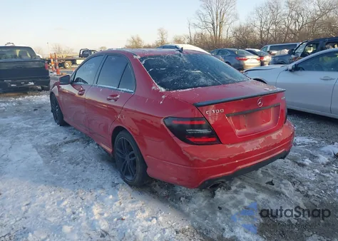 2013 Mercedes-Benz C 300 Sport 4Matic из США, поврежденный, VIN WDDGF8AB1DR291403